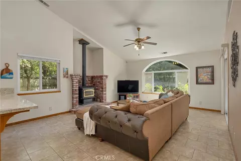 Living - 19 Skymountain Cir, Chico, CA 95928 photo 3 of 4