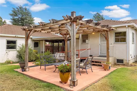 Exterior - 319 S Merrill Ave, Willows, CA 95988 photo 5 of 8