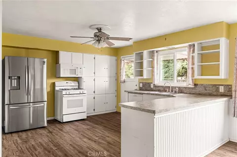 Kitchen - 219 Vine St, Willows, CA 95988 photo 2 of 5