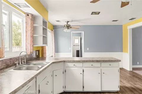 Kitchen - 219 Vine St, Willows, CA 95988 photo 4 of 5
