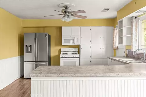 Kitchen - 219 Vine St, Willows, CA 95988 photo 3 of 5