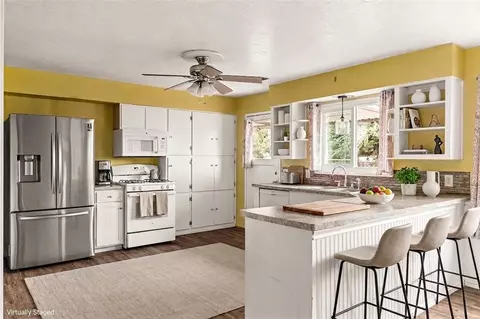 Kitchen - 219 Vine St, Willows, CA 95988 photo 1 of 5