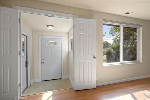 Entry Way - 139 S Murdock Ave, Willows, CA 95988 photo 1 of 2