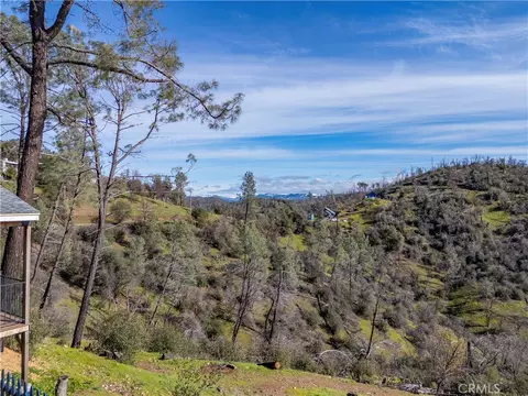 Exterior - 14091 Highview Trl, Redding, CA 96003 photo 4 of 8