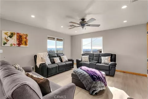 Living - 14091 Highview Trl, Redding, CA 96003 photo 3 of 3