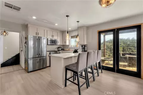 Kitchen - 14091 Highview Trl, Redding, CA 96003 photo 2 of 5