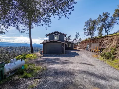 Exterior - 14091 Highview Trl, Redding, CA 96003 photo 3 of 8