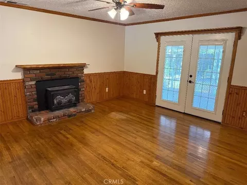 Living - 1008 Franzel, Red Bluff, CA 96080 photo 1 of 2