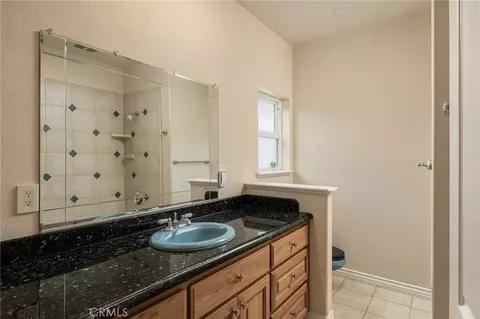 Bath - 14898 Eagle Ridge Dr, Forest Ranch, CA 95942 photo 8 of 9