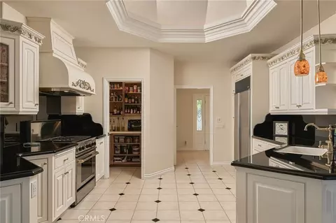 Kitchen - 14898 Eagle Ridge Dr, Forest Ranch, CA 95942 photo 4 of 4