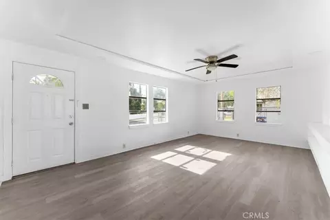 Living - 2634 Lanning, Redding, CA 96001 photo 2 of 5