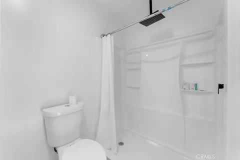 Bath - 2634 Lanning, Redding, CA 96001 photo 3 of 4
