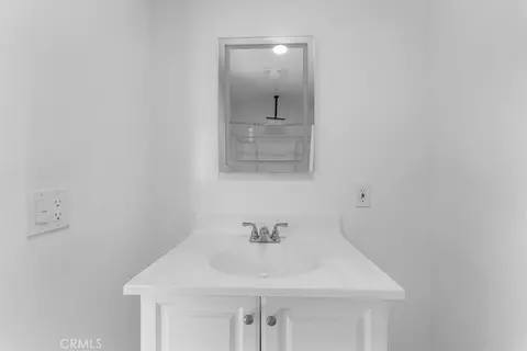 Bath - 2634 Lanning, Redding, CA 96001 photo 4 of 4