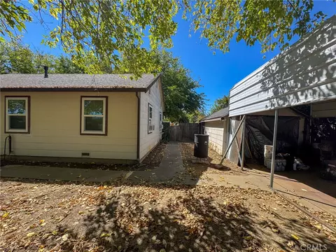 Exterior - 117 Sierra St, Willows, CA 95988 photo 2 of 7