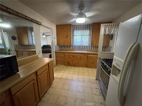 Kitchen - 117 Sierra St, Willows, CA 95988 photo 2 of 2