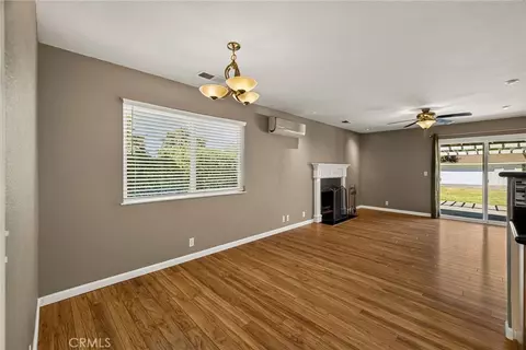 Living - 484 Cimarron, Chico, CA 95973 photo 3 of 5