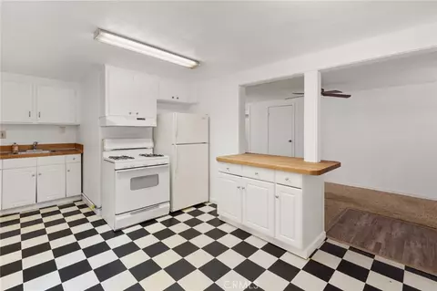 Kitchen - 272 E 4th E Ave, Chico, CA 95926 photo 1 of 2