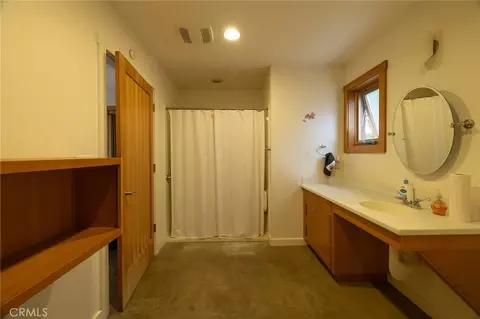 Bath - 904 W 12th Ave, Chico, CA 95926 photo 4 of 4
