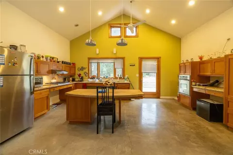 Kitchen - 904 W 12th Ave, Chico, CA 95926 photo 2 of 8