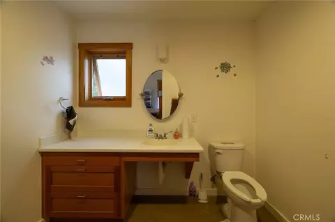Bath - 904 W 12th Ave, Chico, CA 95926 photo 3 of 4