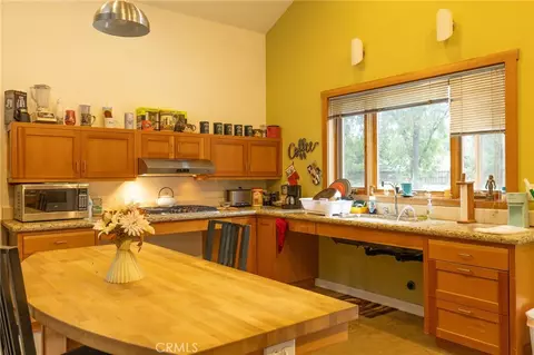 Kitchen - 904 W 12th Ave, Chico, CA 95926 photo 8 of 8