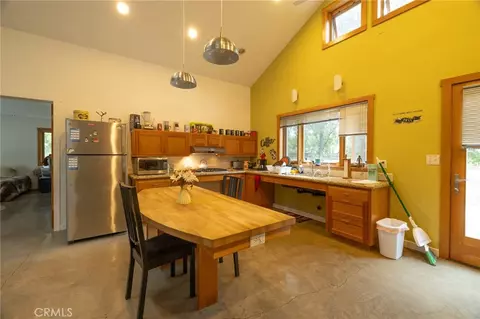 Kitchen - 904 W 12th Ave, Chico, CA 95926 photo 7 of 8
