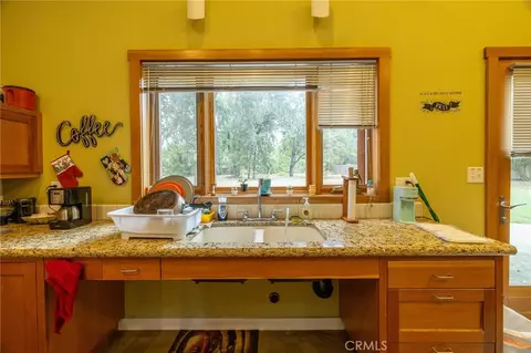 Kitchen - 904 W 12th Ave, Chico, CA 95926 photo 4 of 8