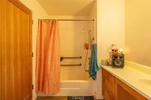 Bath - 904 W 12th Ave, Chico, CA 95926 photo 1 of 4