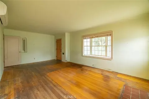Living - 910 W 12th Ave, Chico, CA 95926 photo 1 of 4