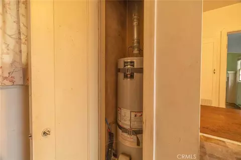 Entry Way - 910 W 12th Ave, Chico, CA 95926 photo 2 of 3