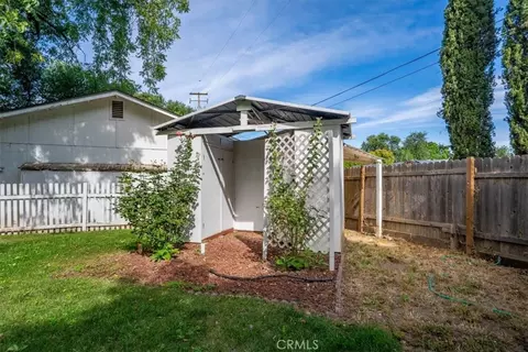 Exterior - 330 Belle Mill Rd, Red Bluff, CA 96080 photo 3 of 20