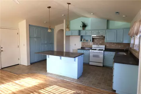 Kitchen - 1850 Colusa, Corning, CA 96021 photo 7 of 10
