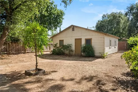 Exterior - 1926 Broadway, Chico, CA 95928 photo 6 of 11