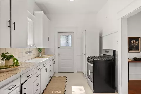Kitchen - 1926 Broadway, Chico, CA 95928 photo 1 of 6