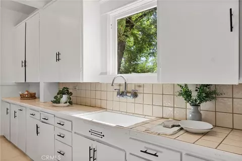 Kitchen - 1926 Broadway, Chico, CA 95928 photo 2 of 6