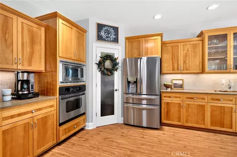 Kitchen - 1539 Gold Hills Dr, Redding, CA 96003 photo 5 of 5
