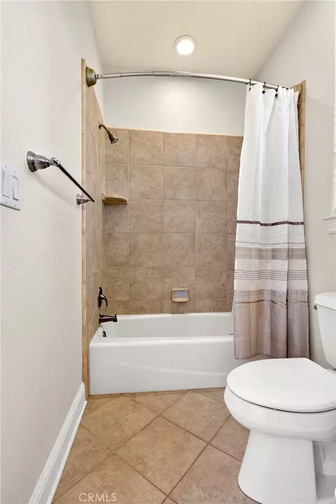 Bath - 1539 Gold Hills Dr, Redding, CA 96003 photo 7 of 10
