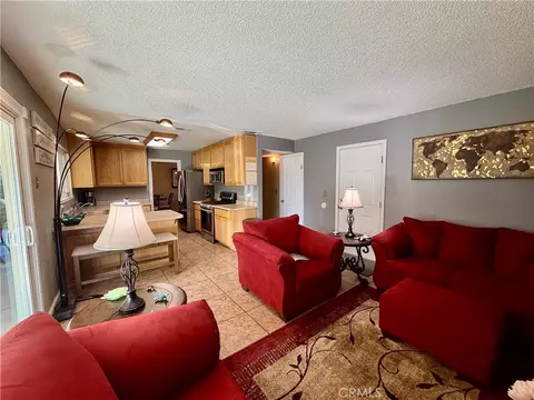 Living - 839 Crestwood Way, Willows, CA 95988 photo 3 of 4