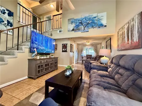 Living - 839 Crestwood Way, Willows, CA 95988 photo 2 of 4