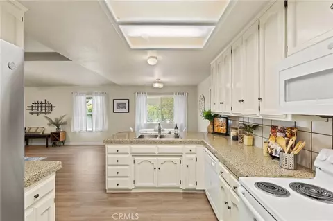 Kitchen - 1048 Gateway, Chico, CA 95926 photo 3 of 3
