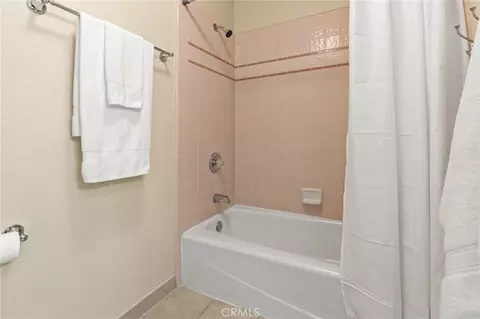 Bath - 1048 Gateway, Chico, CA 95926 photo 3 of 4