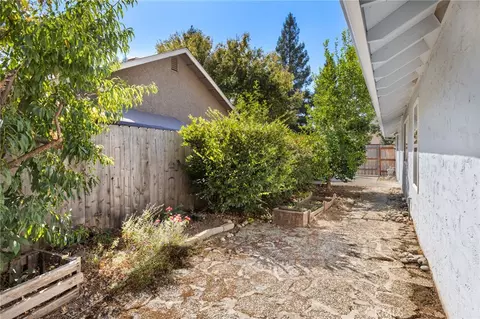 Exterior - 1048 Gateway, Chico, CA 95926 photo 6 of 7