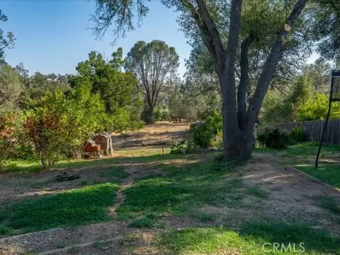 Exterior - 15220 China Rapids Dr, Red Bluff, CA 96080 photo 5 of 16