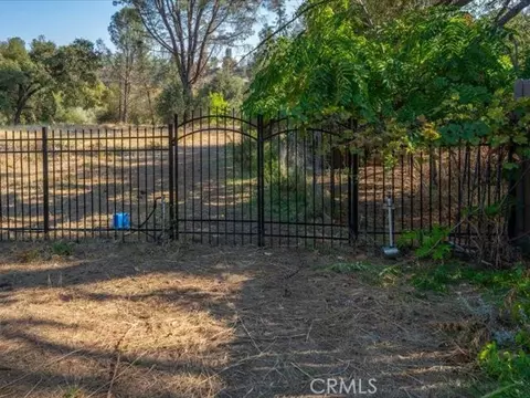 Exterior - 15220 China Rapids Dr, Red Bluff, CA 96080 photo 15 of 16