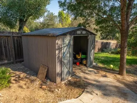 Exterior - 15220 China Rapids Dr, Red Bluff, CA 96080 photo 8 of 16