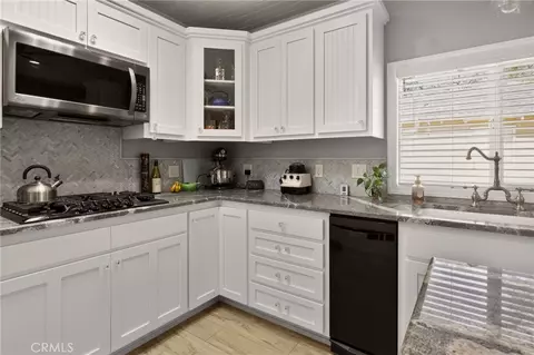Kitchen - 349 N Oregon St, Yreka, CA 96097 photo 4 of 6