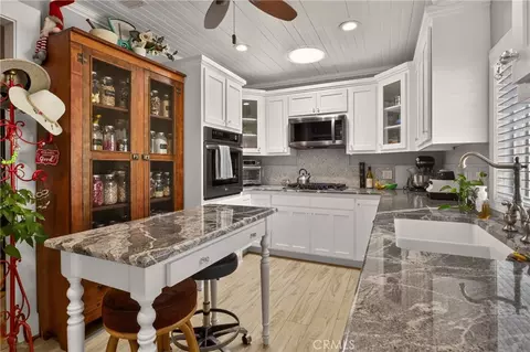 Kitchen - 349 N Oregon St, Yreka, CA 96097 photo 2 of 6