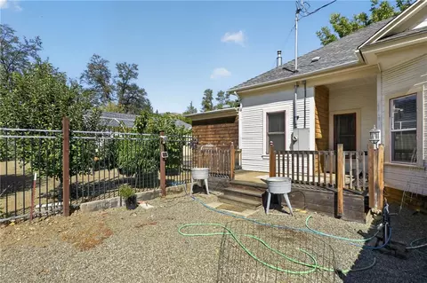 Exterior - 349 N Oregon St, Yreka, CA 96097 photo 14 of 26