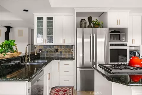 Kitchen - 14950 Eagle Ridge Dr, Forest Ranch, CA 95942 photo 3 of 4