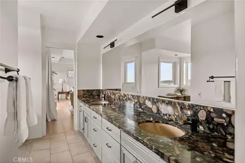 Bath - 14950 Eagle Ridge Dr, Forest Ranch, CA 95942 photo 2 of 4